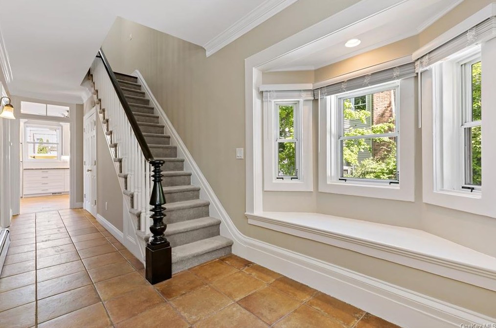 195 Broadway, North Tarrytown NY  10591-3216 exterior