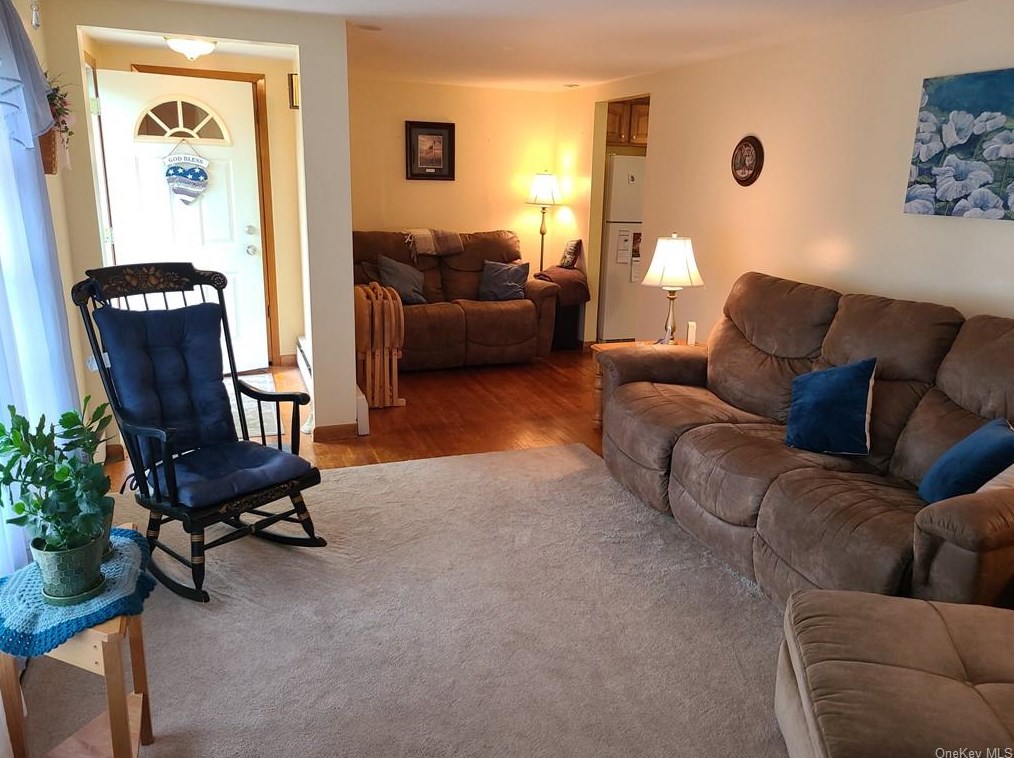 13 Valewood Dr, Newburgh, NY 12553-7438