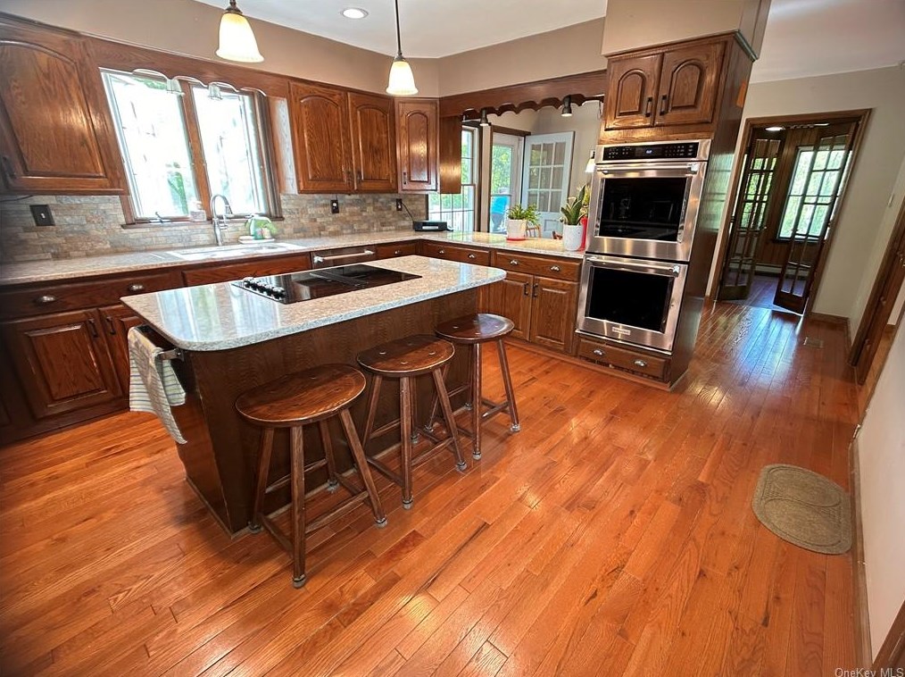 32 Dogwood Rd, East Fishkill, NY 12533-8310
