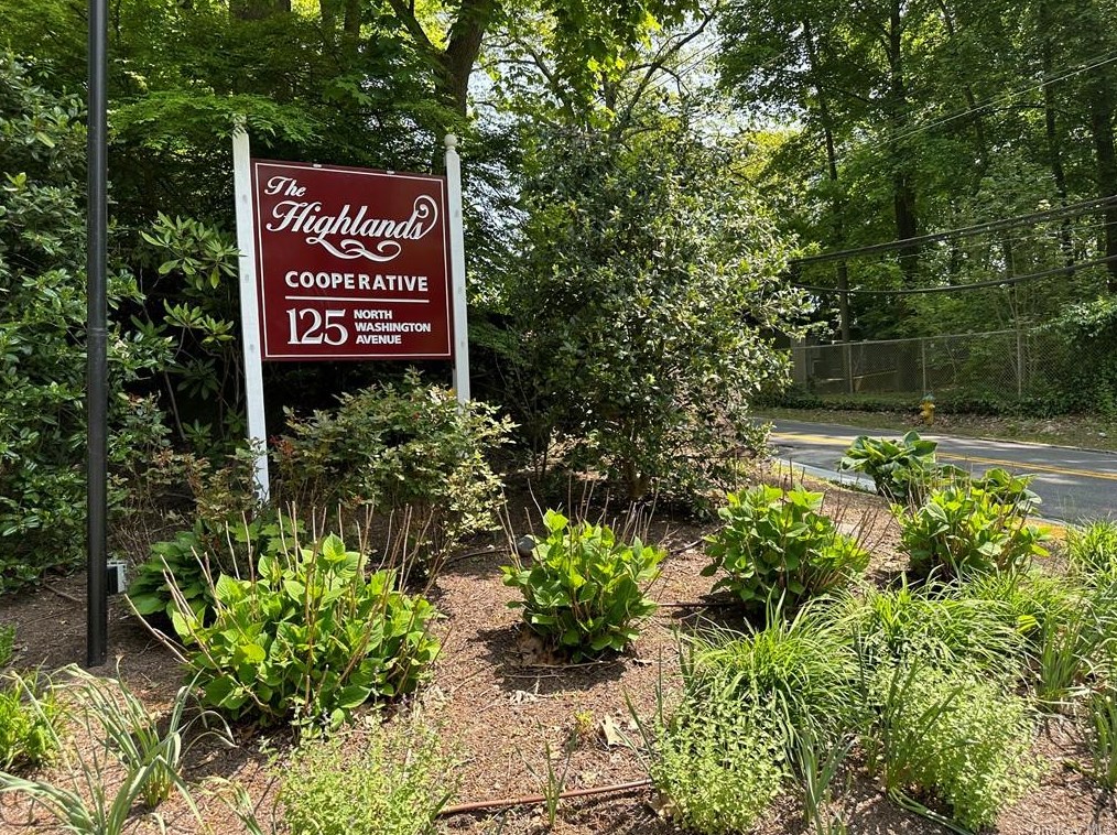 125 N Washington Ave #16, Hartsdale, NY 10530