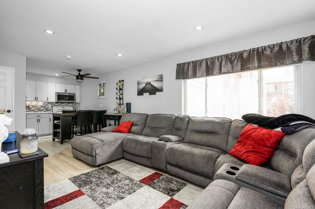 838 Pelhamdale Ave #2c, New Rochelle, NY 10801