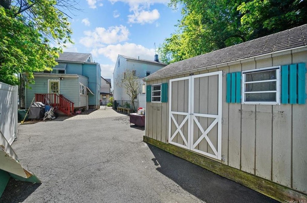 8 Orchard St, Haverstraw NY  10927-1111 exterior