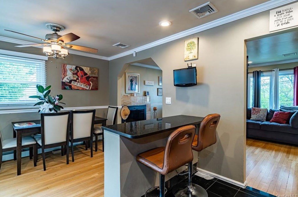 40 Hunt Ave, Yonkers NY  10710-5431 exterior