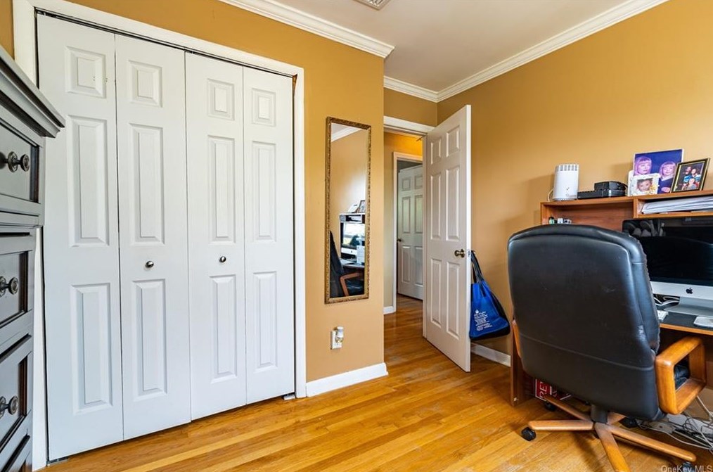 40 Hunt Ave, Yonkers NY  10710-5431 exterior