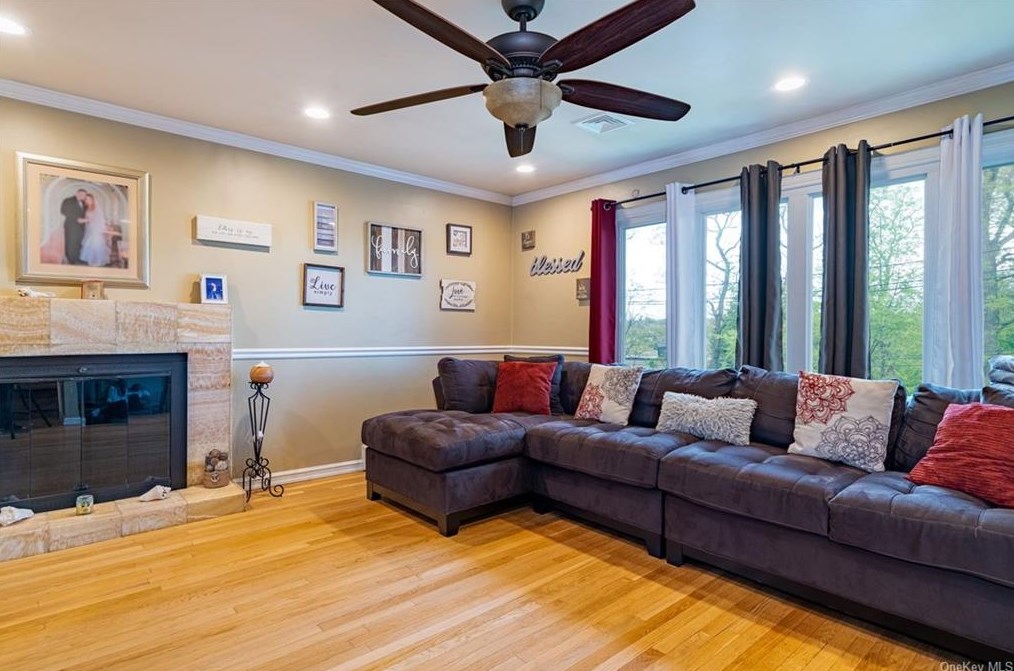 40 Hunt Ave, Yonkers NY  10710-5431 exterior