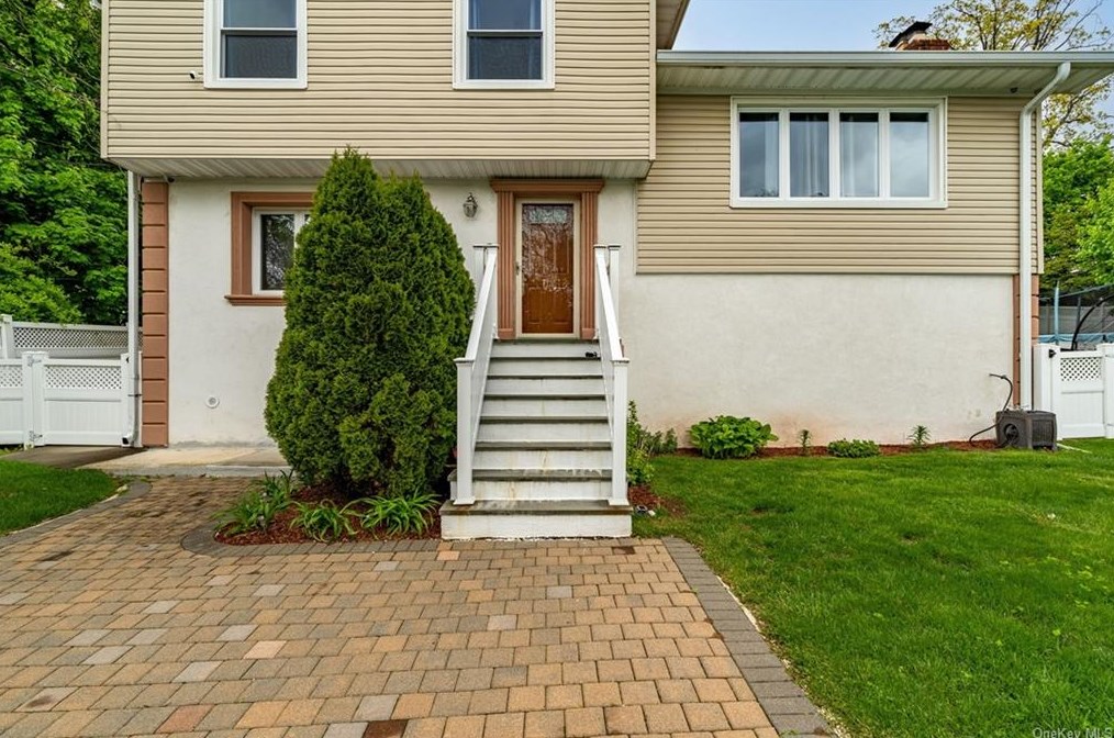 40 Hunt Ave, Yonkers, NY 10710-5431