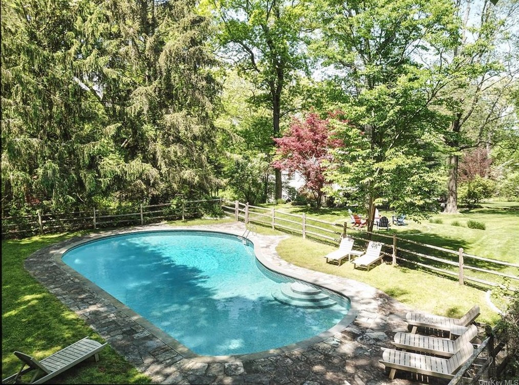 108 Lake Rd, Katonah, NY 10536