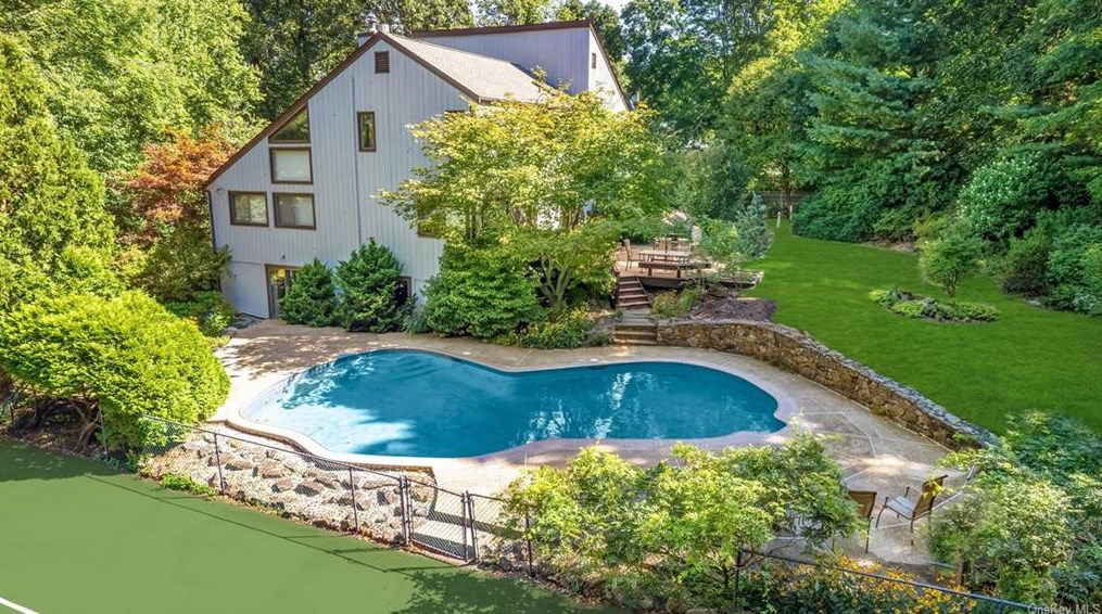 8 Peppercorn Pl, Bedford, NY 10506