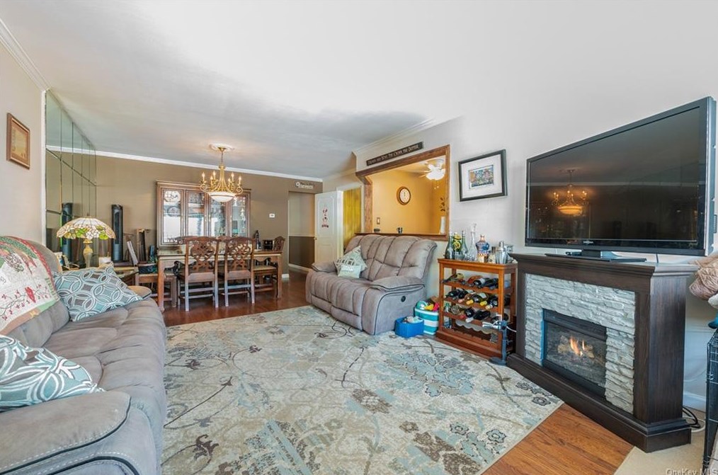 19 Annmarie Pl, Yonkers, NY 10703-1117