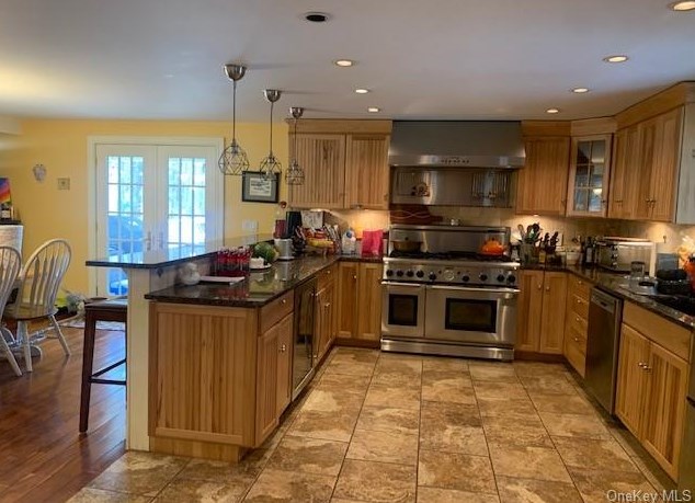 133 E Mountain Rd S, Nelsonville, NY 10516