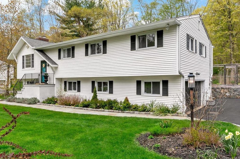 10 Birch Ln, Chappaqua, NY 10514