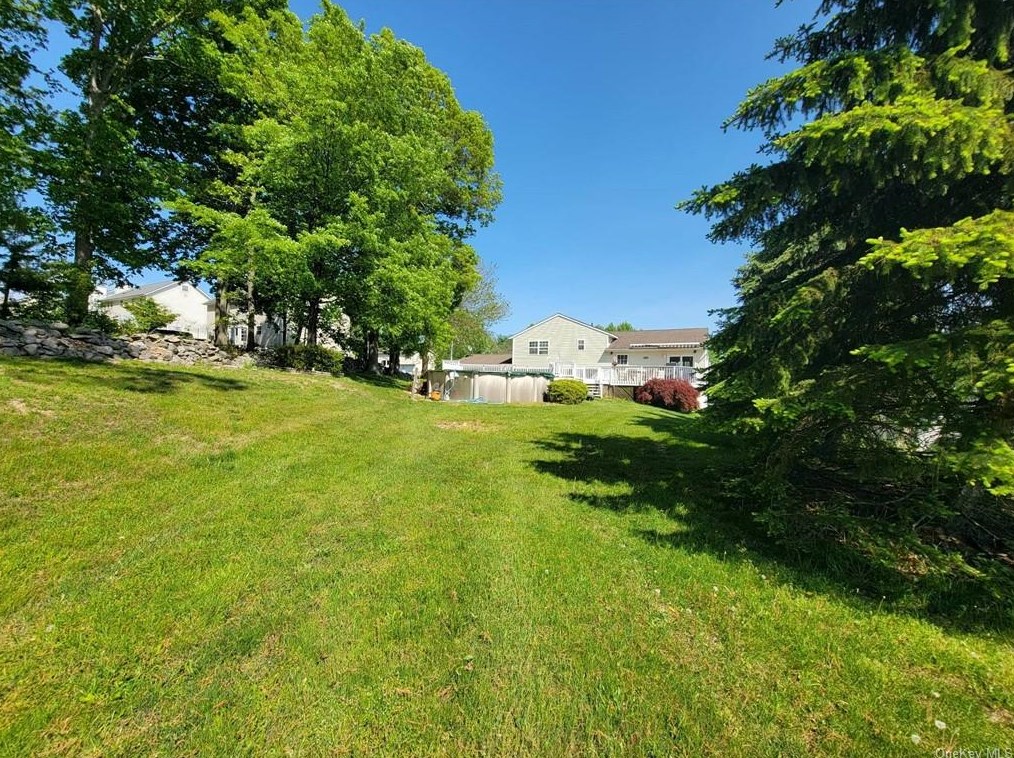 30 Clinton Dr, Washingtonville, NY 10992