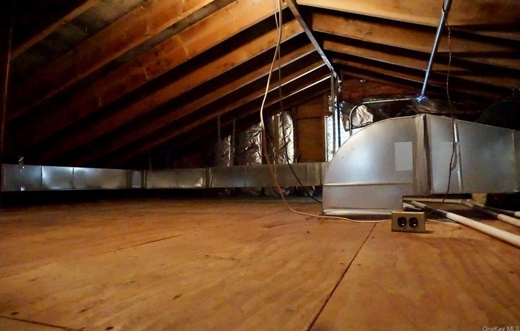 359 Sprain Rd, Yonkers NY  10710-3441 exterior