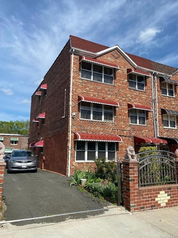 3204 Eastchester Rd, Bronx, NY 10469