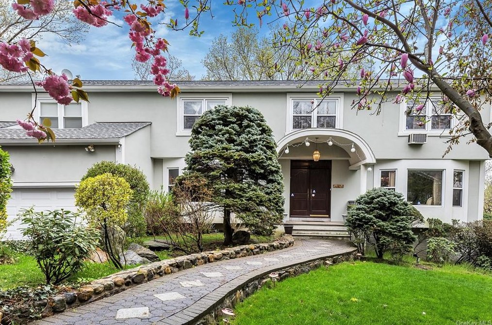 12 Penny Ln, Scarsdale, NY 10583
