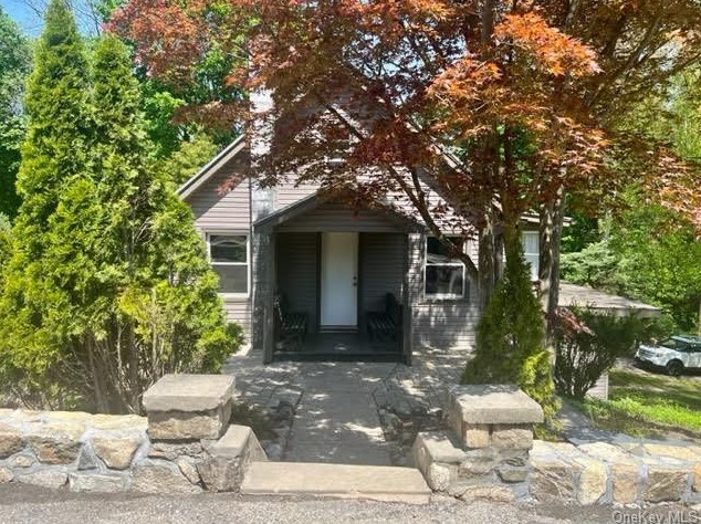 35 Hollowbrook Ct N, Cortlandt Manor, NY 10567