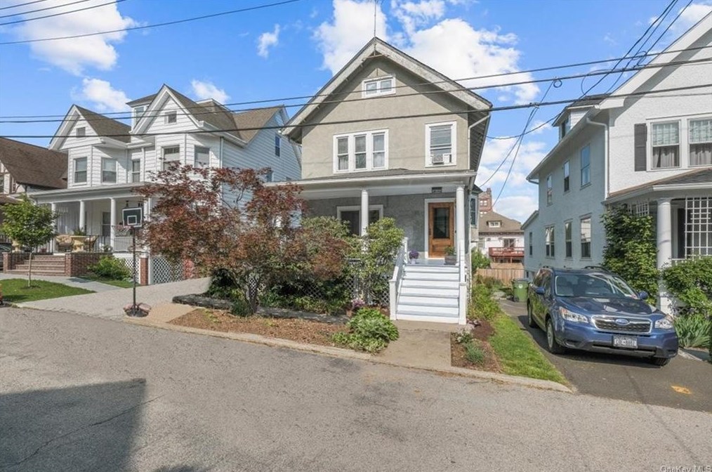 4 Archer Pl, North Tarrytown, NY 10591-4102