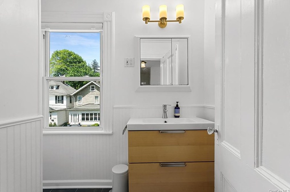 55 Legrande Ave, North Tarrytown NY  10591-3405 exterior