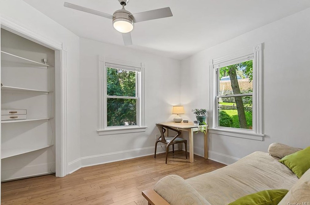 55 Legrande Ave, North Tarrytown NY  10591-3405 exterior