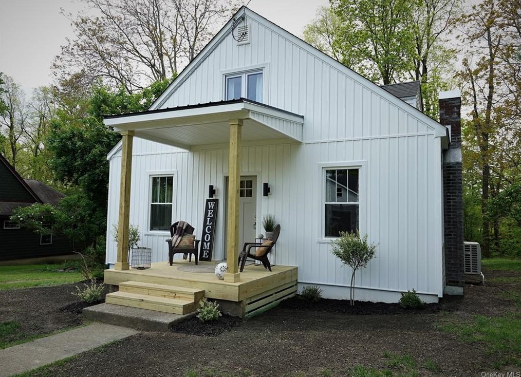 14 Ridgeview Dr, Newburgh, NY 12550