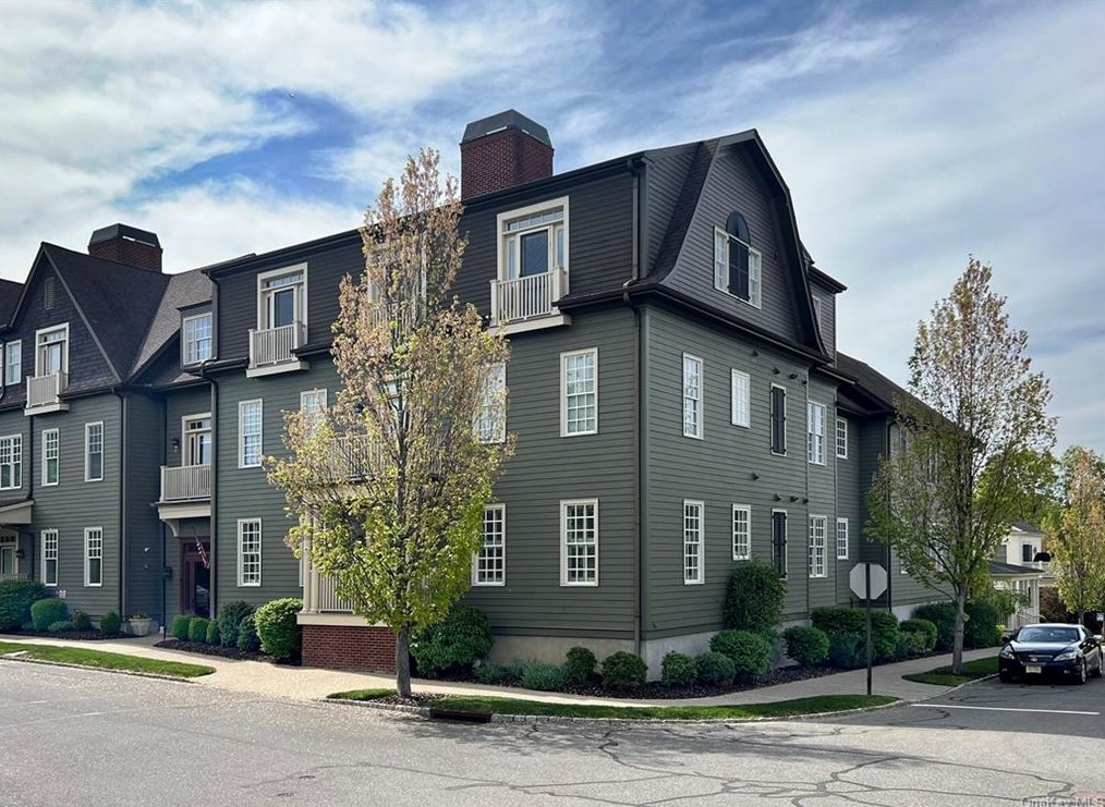19 Cropsey St #1c, Warwick, NY 10990
