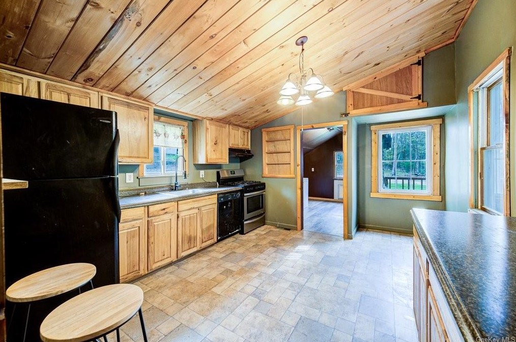 94 Little Rd, Wurtsboro NY  12790-4908 exterior