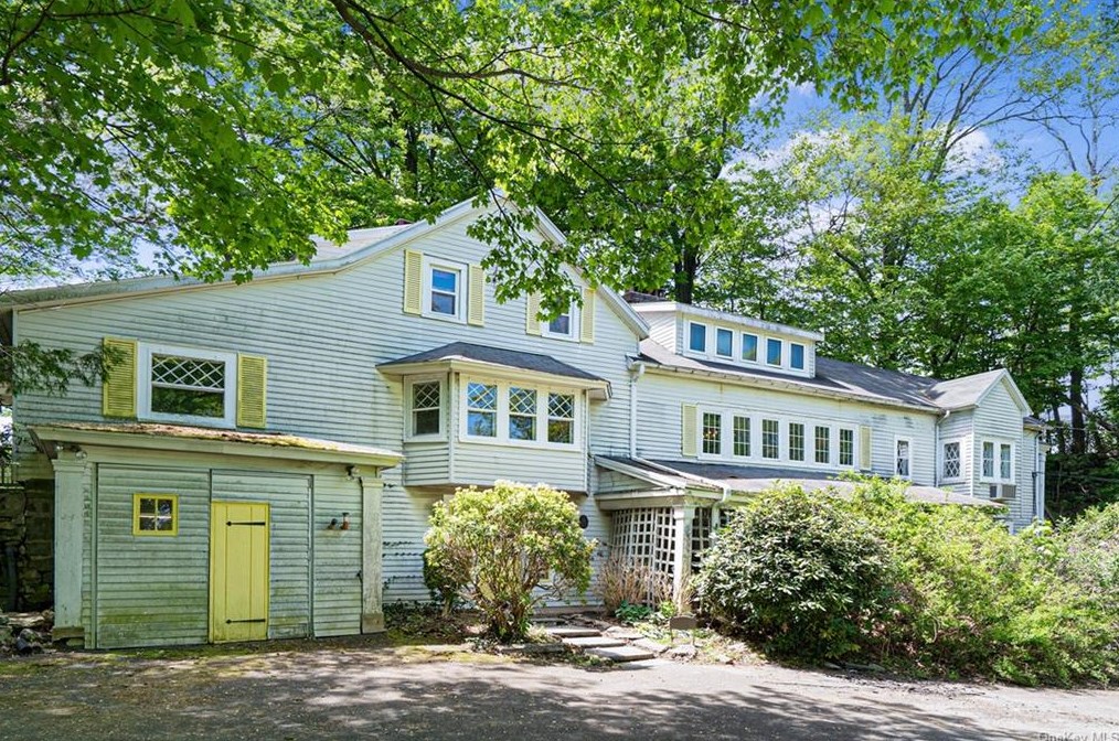 8 Thomas St, Scarsdale, NY 10583