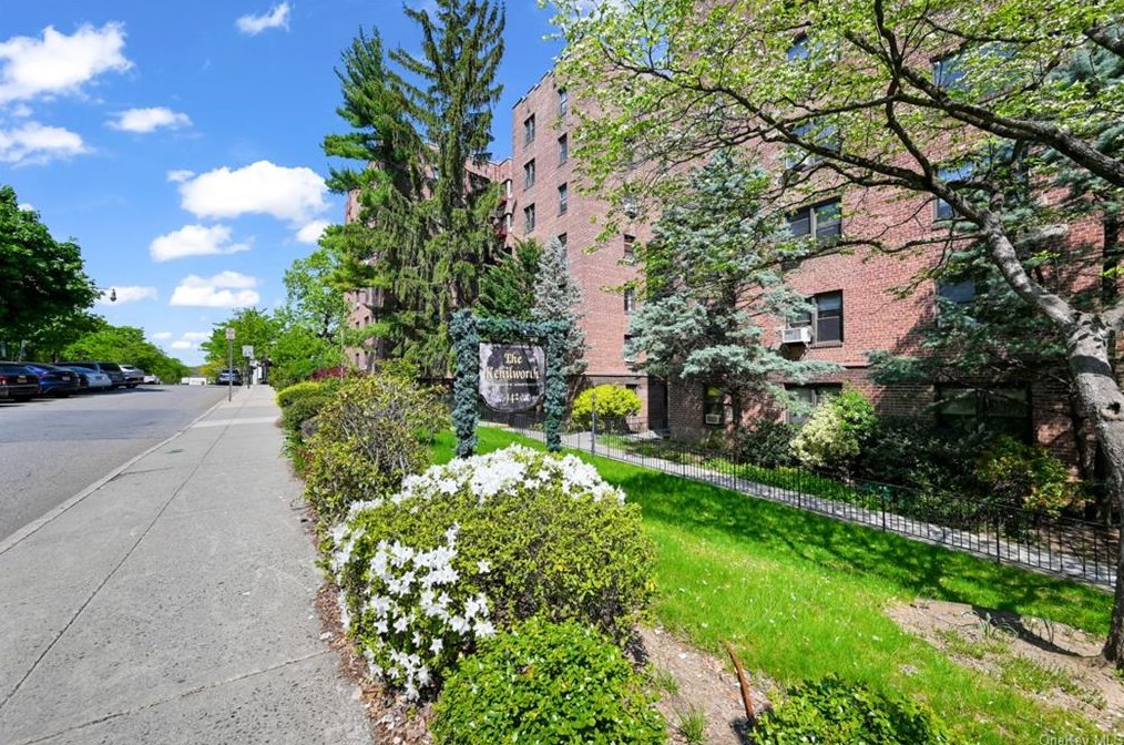 142 Garth Rd #6o, Scarsdale, NY 10583