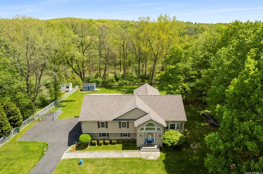 334 Fair St, Kent Lakes NY  10512-6141 exterior