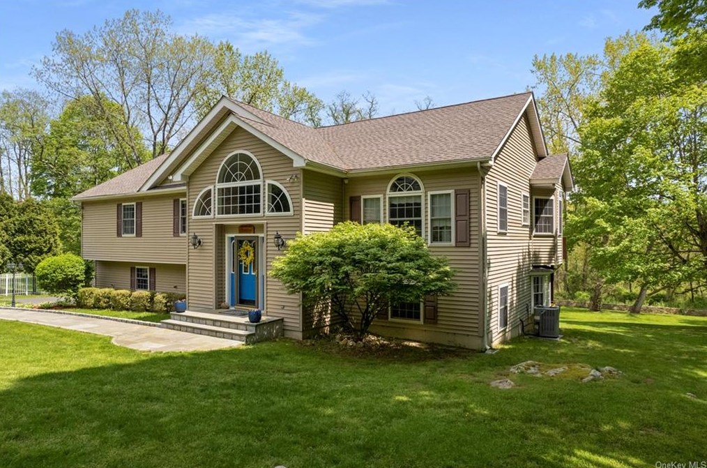 334 Fair St, Kent Lakes NY  10512-6141 exterior