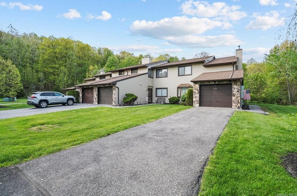 233 Heritage Ln #23c, Monroe, NY 10950