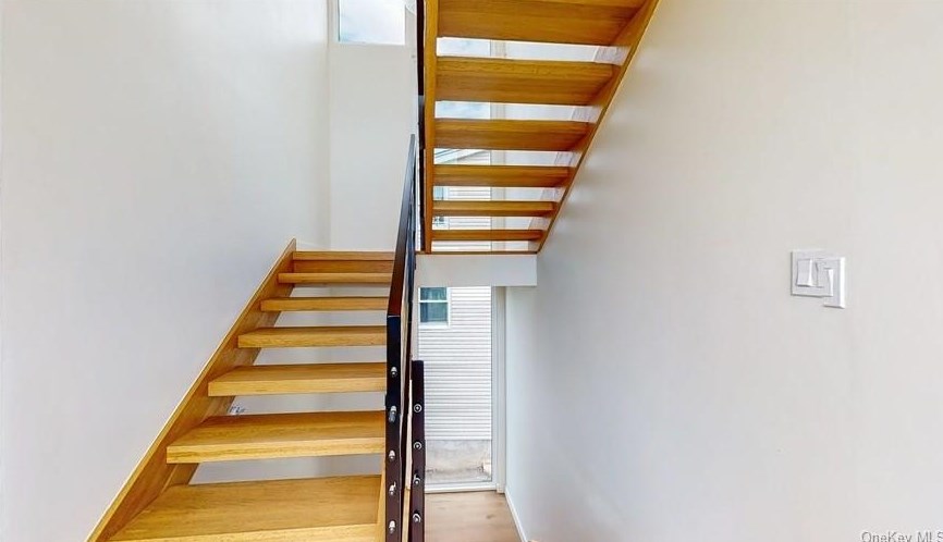 16 Tiernans Ln, Dobbs Ferry, NY 10522