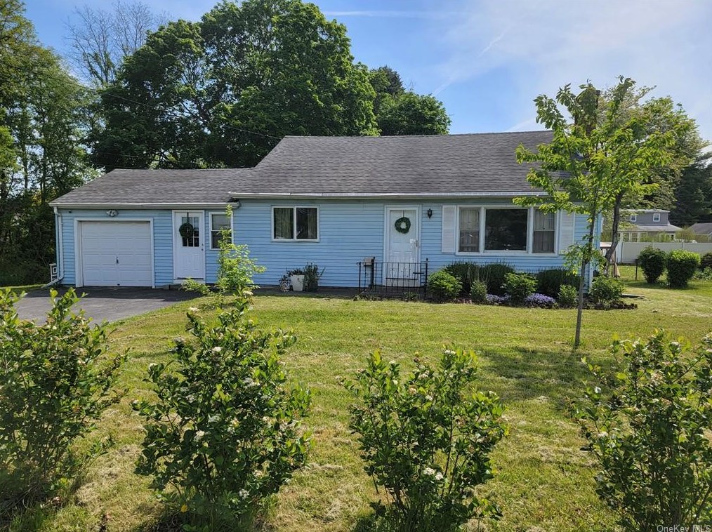 156 Overlook Rd, Poughkeepsie, NY 12603