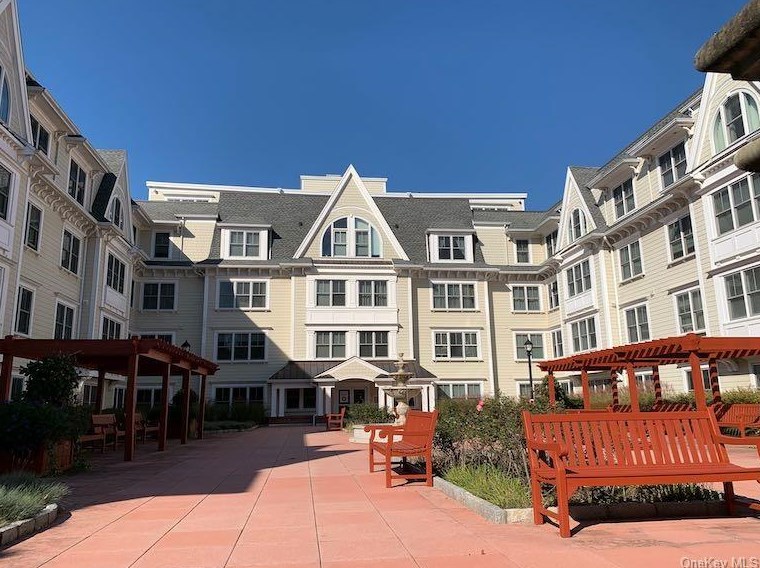 225 Stanley Ave Unit 202, Mamaroneck, NY 10543
