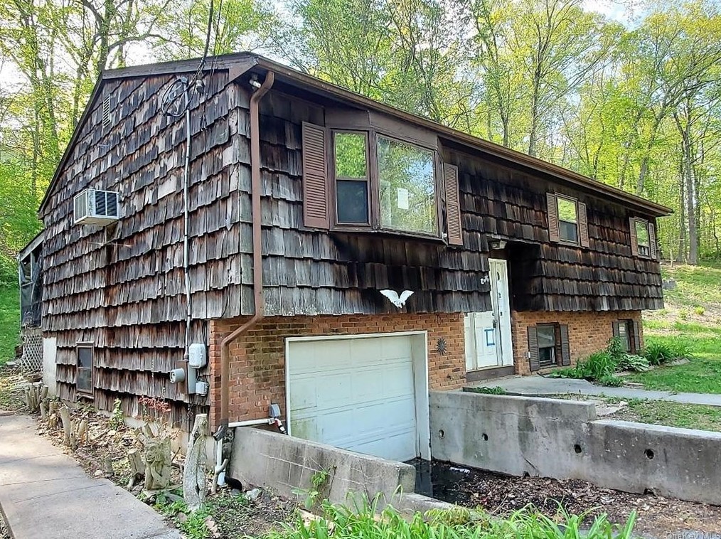 16 Preston Pl, Patterson, NY 12563