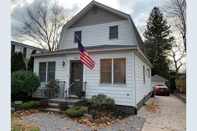 469 Roslyn Road - Photo 1