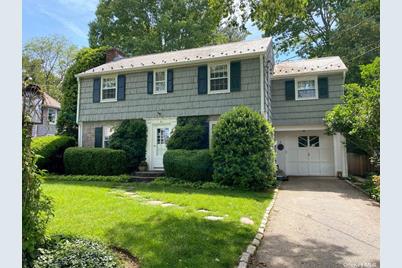 1 Willard Place - Photo 1