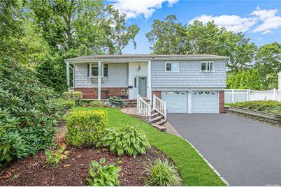 5 Stuyvesant Lane, Smithtown, NY 11787 - Photo 1