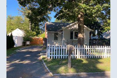 48 Rowland Street, Patchogue, NY 11772 - Photo 1