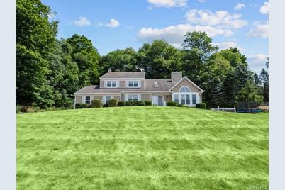 25 E Hill Road, Cortlandt Manor, NY 10567 - Photo 1