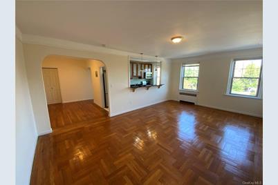 1 S Broadway #4D, White Plains, NY 10601 - Photo 1