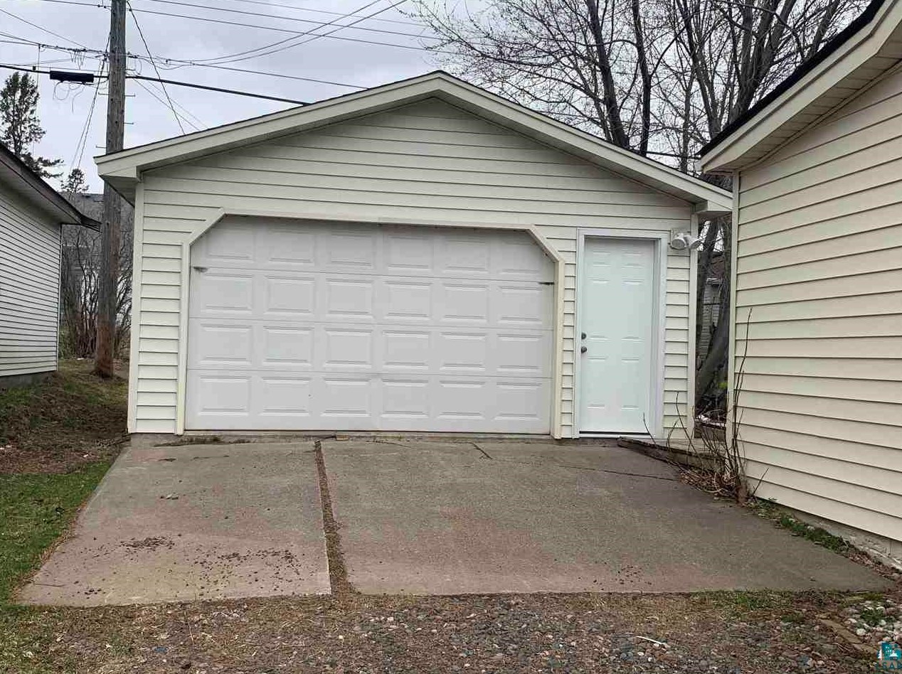 2235 Hoover St, Duluth, MN 55811
