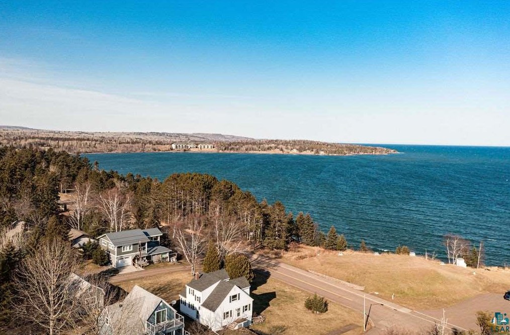 107 South Ave, Two Harbors, MN 55616-1640