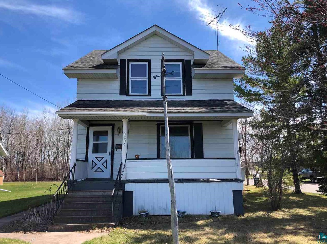 3204 Lake Shore Dr, Lac Du Flambeau Reservation, WI 54806-2510