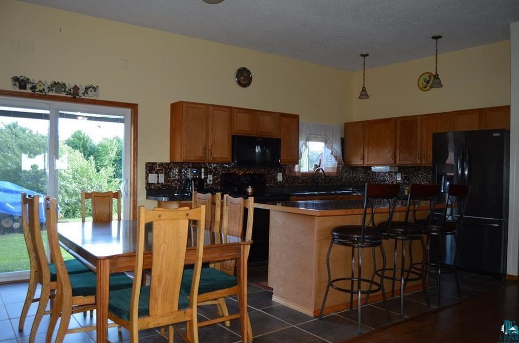 2126 Paradise Rd, Barnum, MN 55707