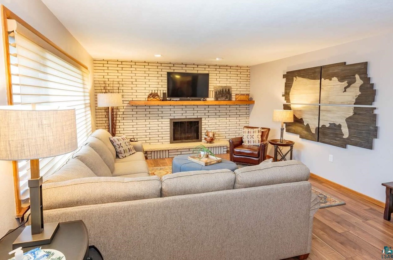 2102 Anderson Rd, Duluth MN  55811-3837 exterior