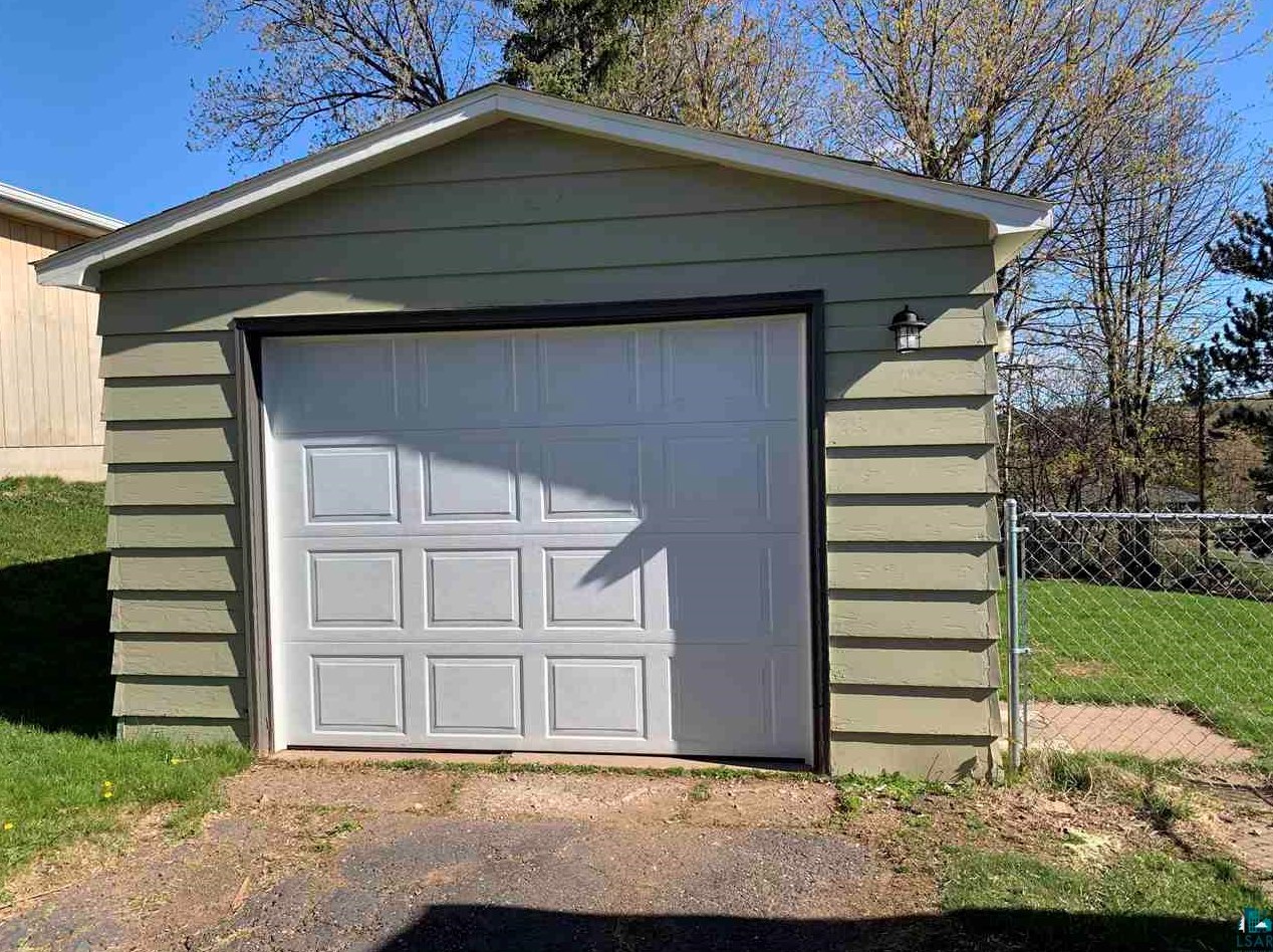 27 Deerwood St, Duluth, MN 55811
