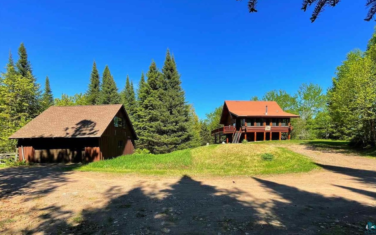 401 Pike Lake Rd, Lutsen, MN 55604