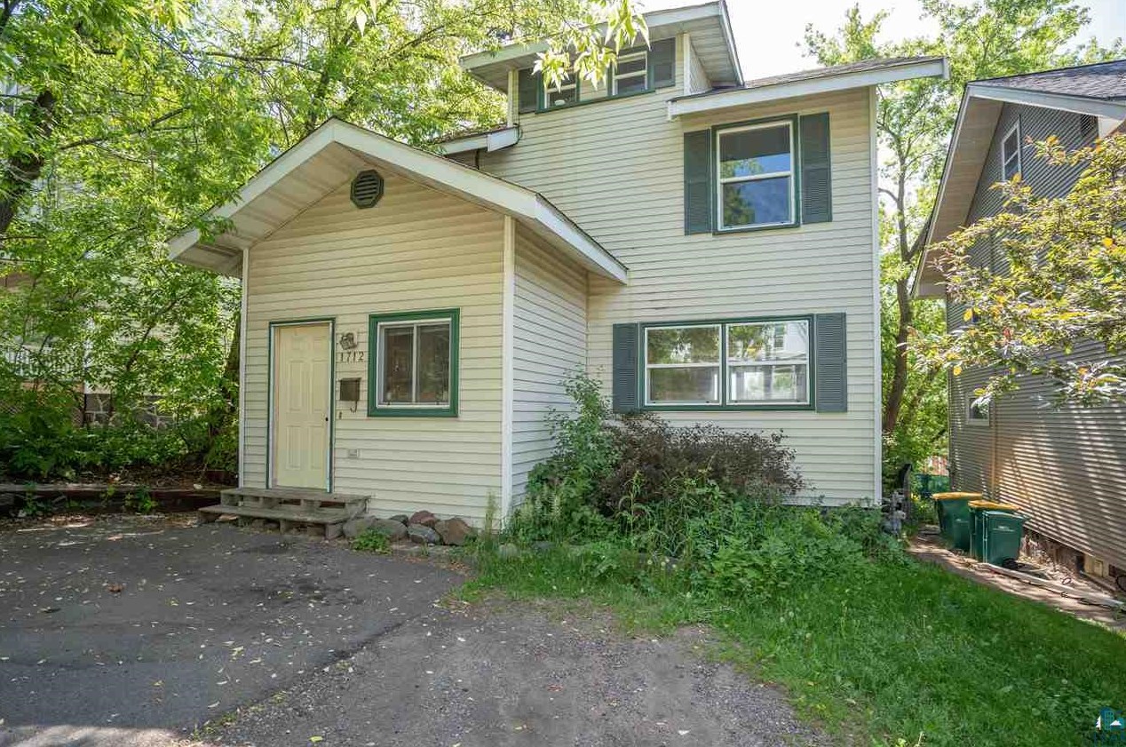 1712 E 5th St, Duluth, MN 55805