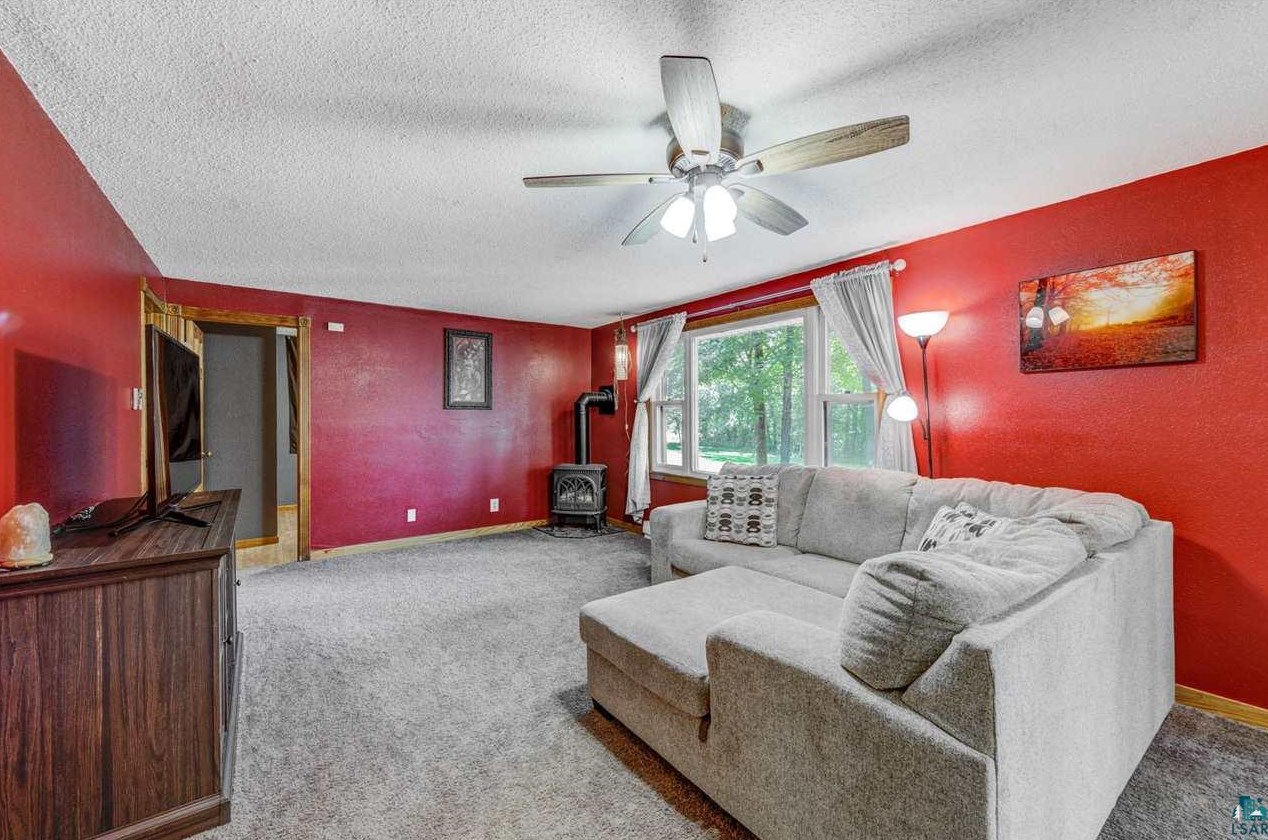 3756 Ivanhoe Ln, Barnum, MN 55707